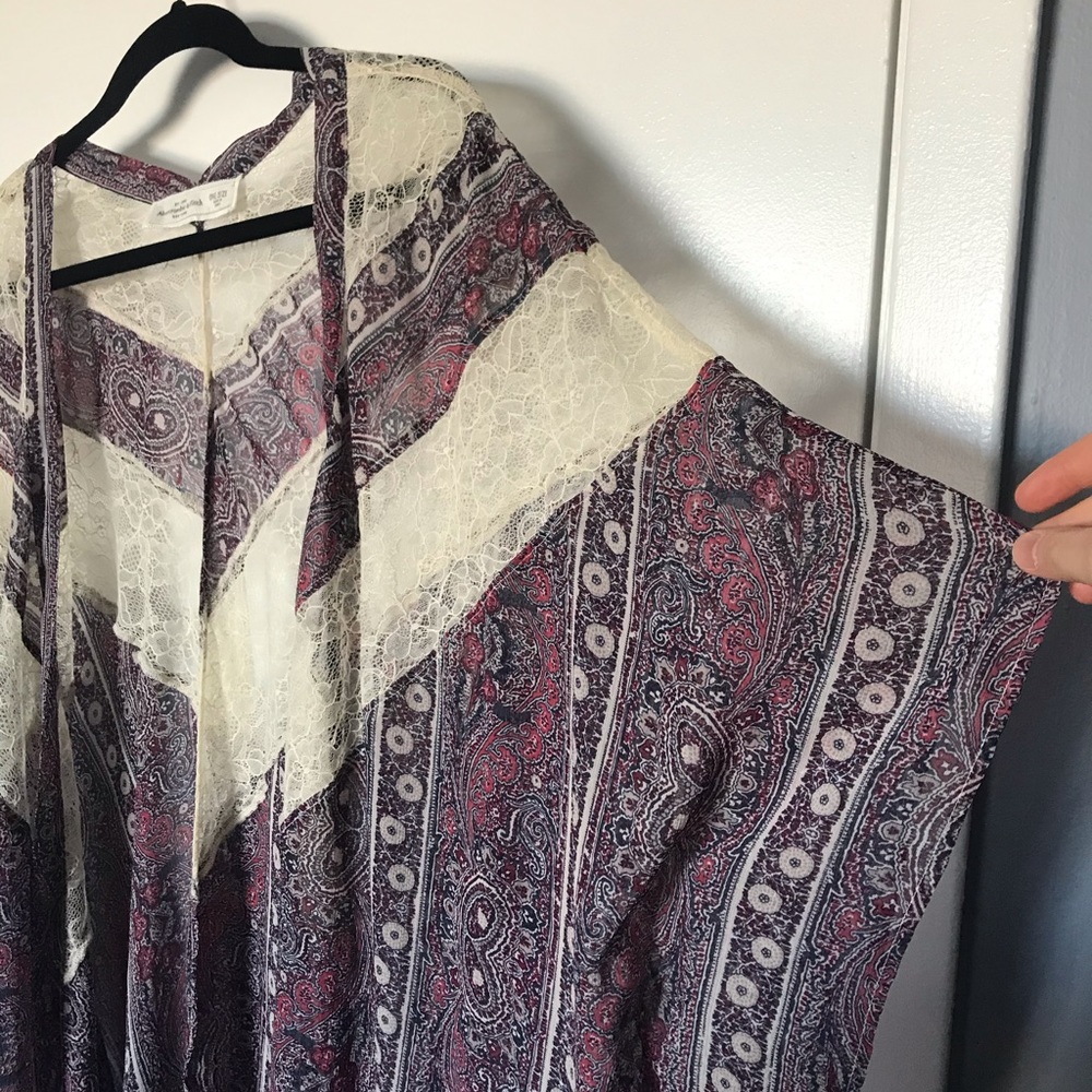 Paisley and floral lace panel kimono